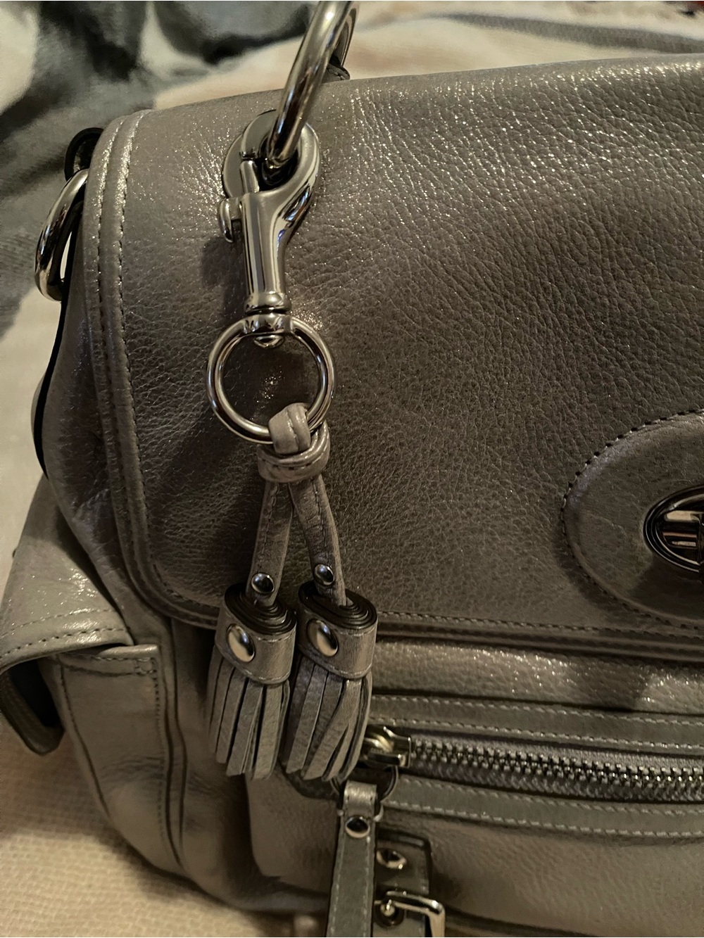 EUC COACH Sydney Metallic Silver Turnlock Flap Style 14616 - Picture 15 of 16